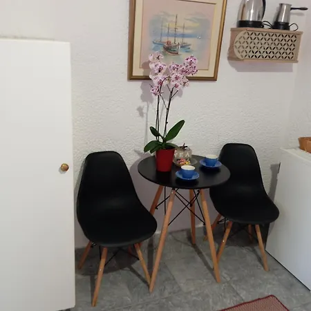 Valia Guest house *