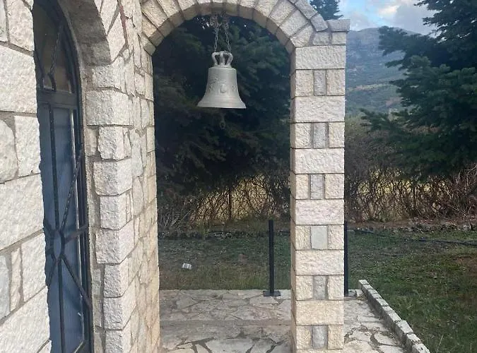 בית הארחה Valia קלבריטה